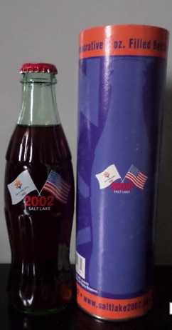 2002-RO € 40,00 coca cola flesje 8oz Salt lake city 2002 (afb. vlaggen).jpeg